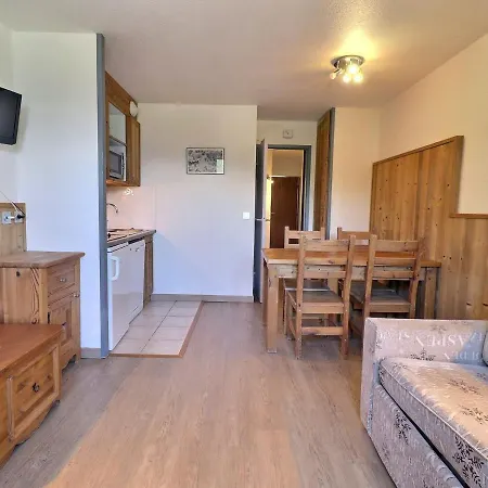 2 Pieces, 4 Pers, Skis Aux Pieds A La Tania - Le Grand Bois, - Fr-1-182a-8 Apartment *