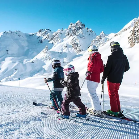 Apartment 2 Pieces, 4 Pers, Skis Aux Pieds A La Tania - Le Grand Bois, - Fr-1-182a-8 Courchevel
